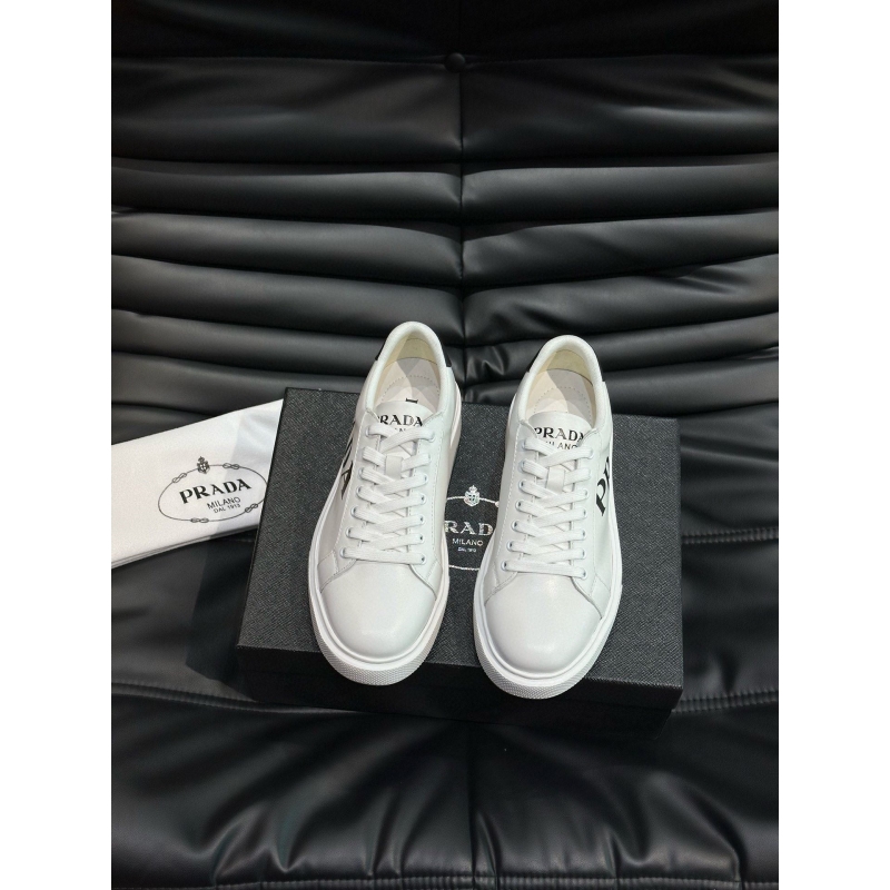 Pra*a sneakers